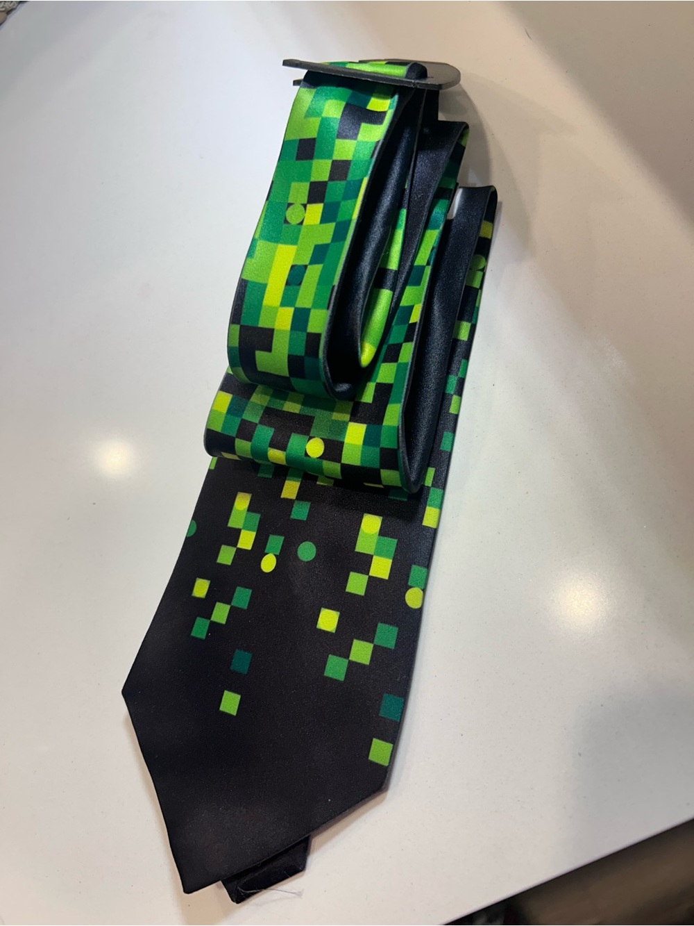 Men’s Black Green Pixel Geometric 8-Bit Digital Tech Necktie